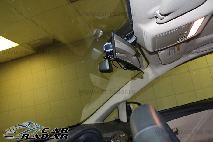 Автомобильный видеорегистратор Blackvue DR500GW-HD с установкой в Toyota Venza