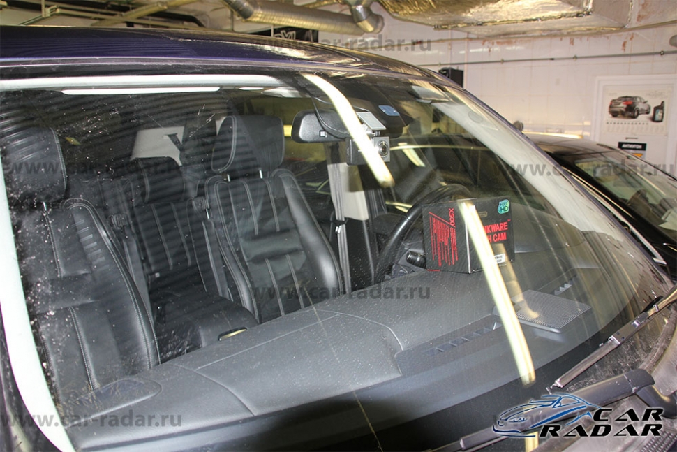  Установка Thinkware Dash Cam X500 в Range Rover Sport